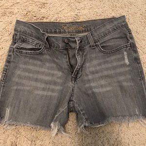 Gray jean shirt cutoffs
